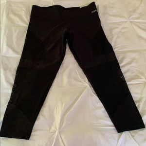 NWT Victoria Secret Ultimate Black Ankle Leggings